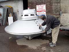 Paul Bonelli dusting alien footprints
